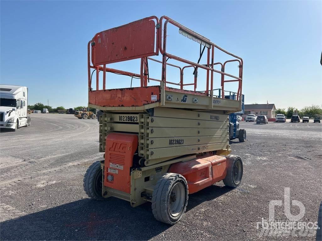 JLG 4069LE Saksilavat