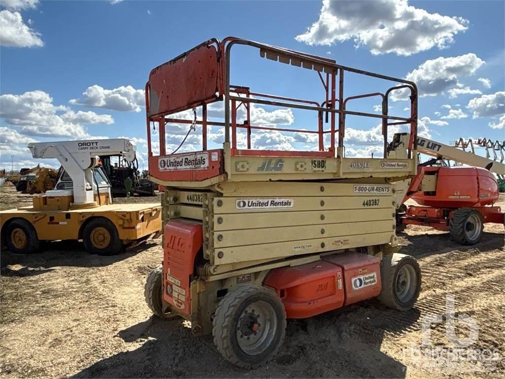 JLG 4069LE Saksilavat