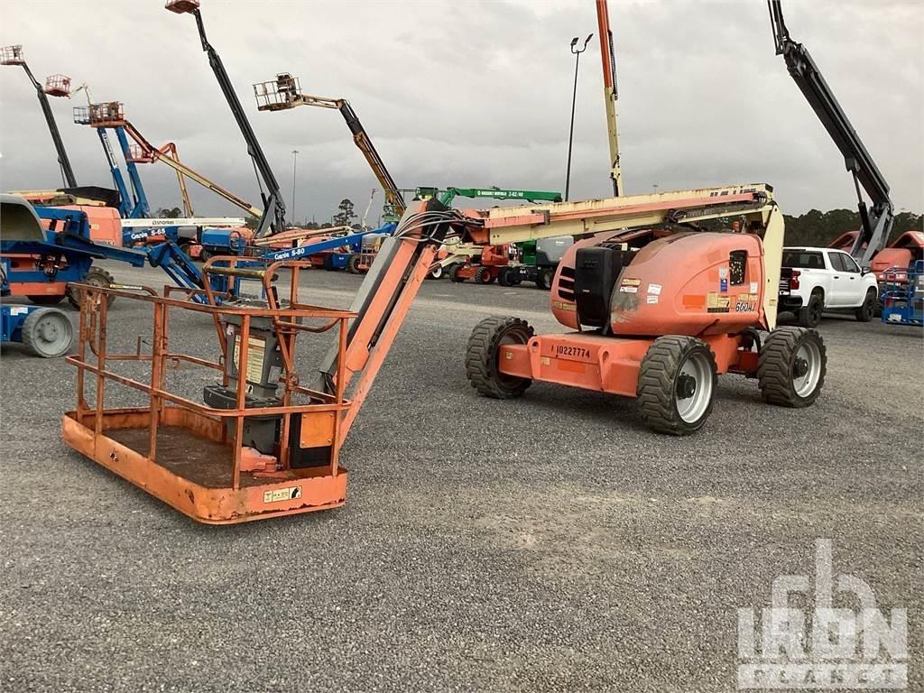 JLG 600AJ Kuukulkijat
