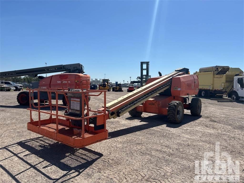 JLG 600S Kuukulkijat