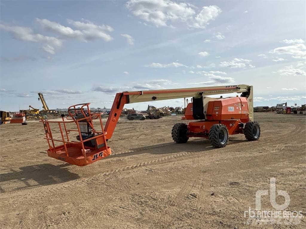 JLG 800A Kuukulkijat