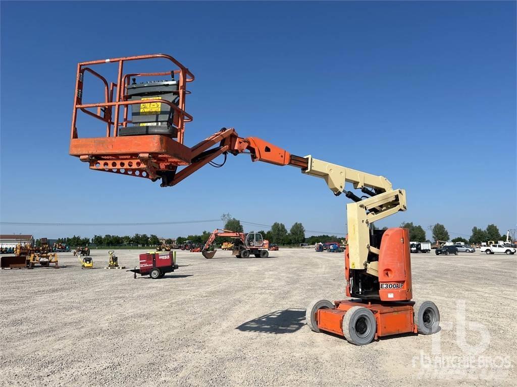 JLG E300 AJP Kuukulkijat