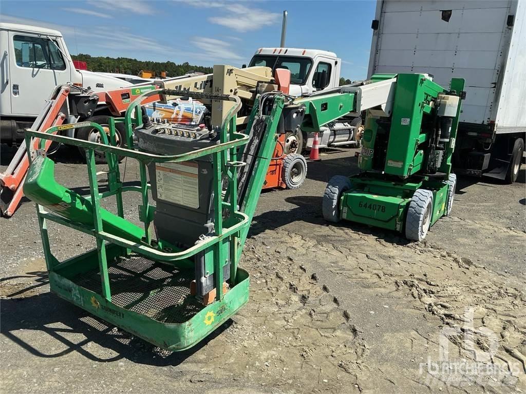 JLG E300AJP Kuukulkijat