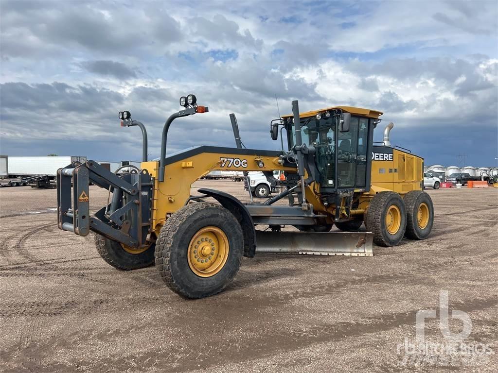 John Deere 770G Tiehöylät