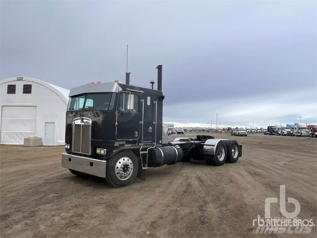 Kenworth K100 Vetopöytäautot