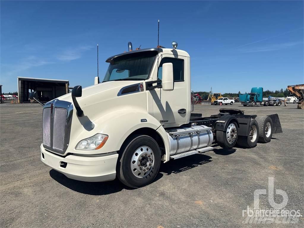Kenworth T-680 Vetopöytäautot