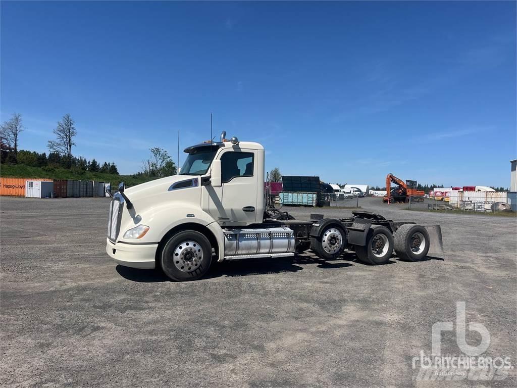 Kenworth T-680 Vetopöytäautot