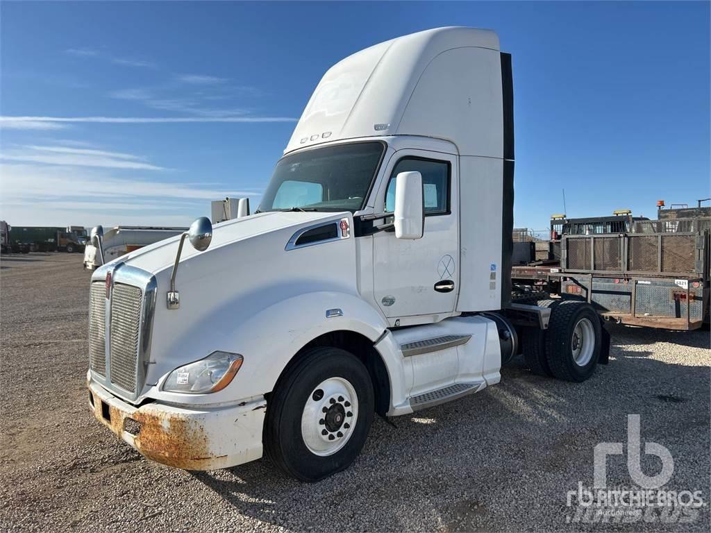 Kenworth T680 Vetopöytäautot