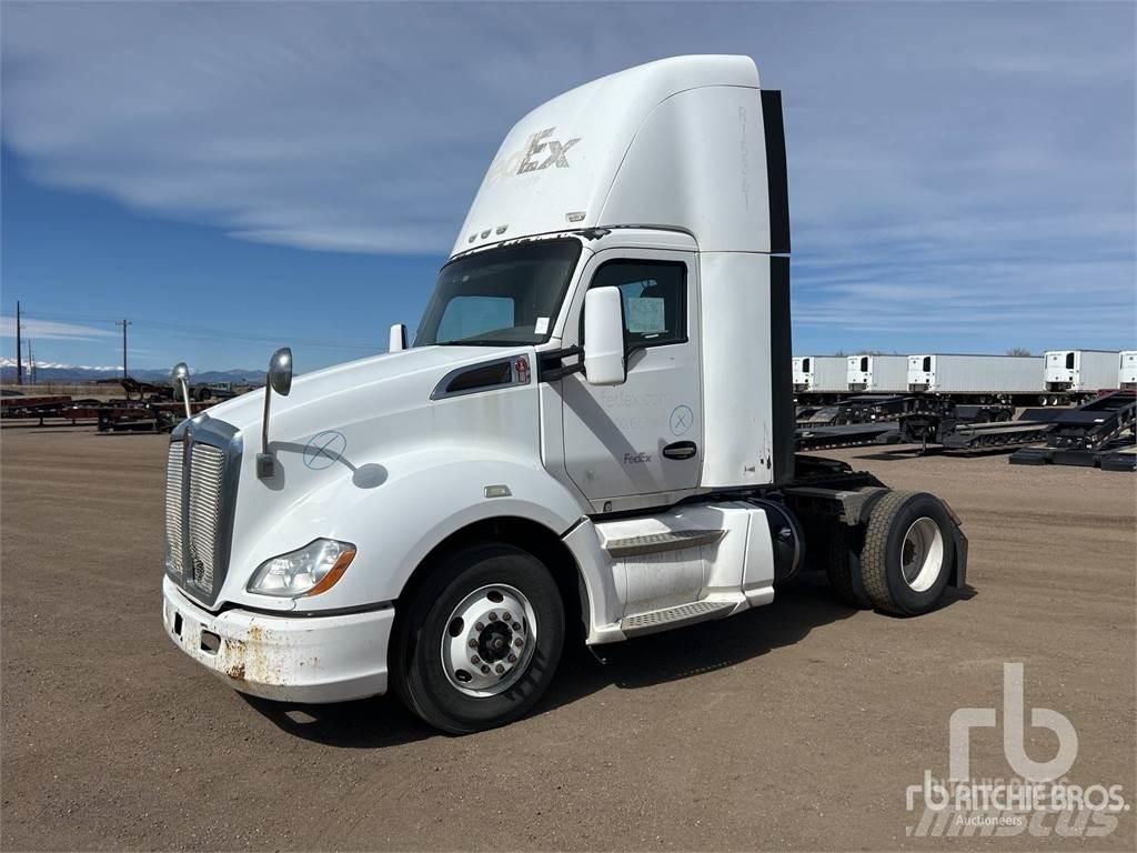 Kenworth T680 Vetopöytäautot