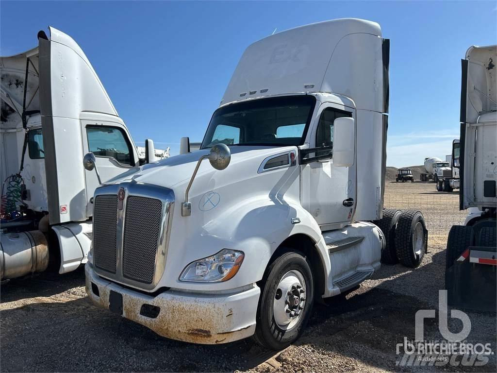 Kenworth T680 Vetopöytäautot