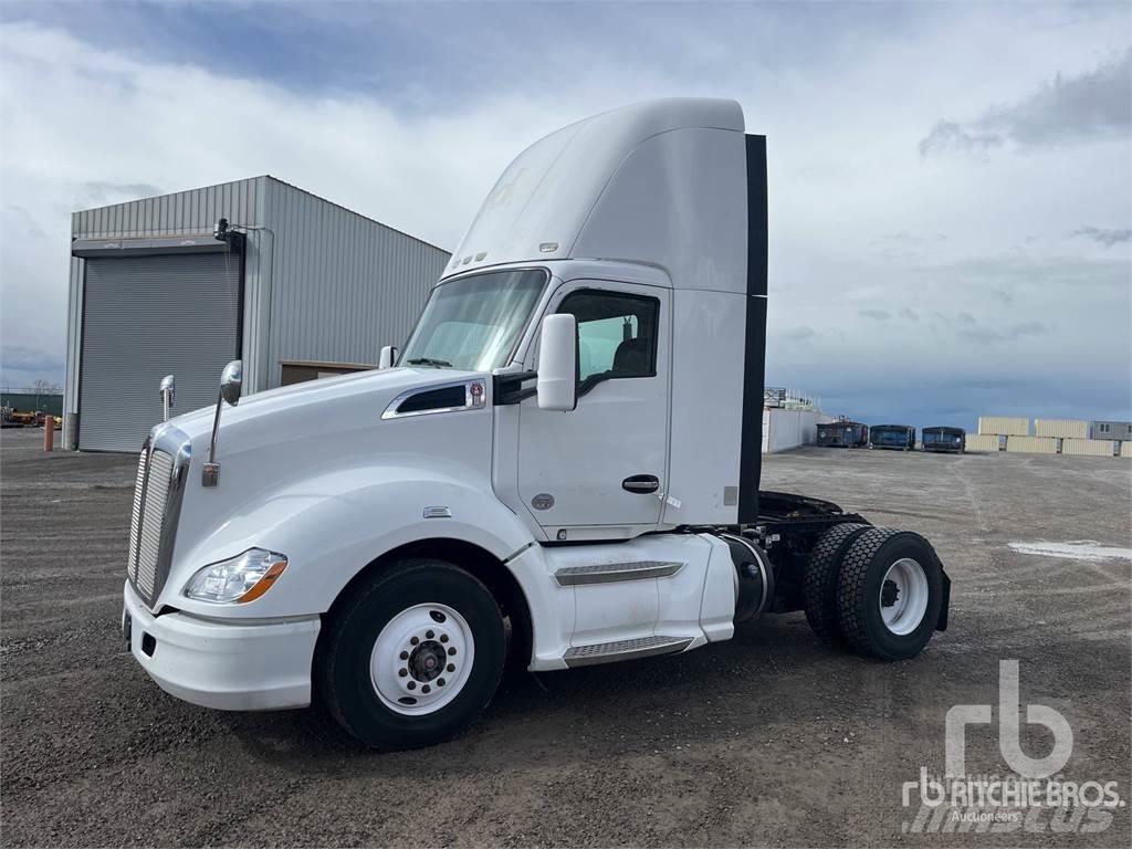 Kenworth T680 Vetopöytäautot