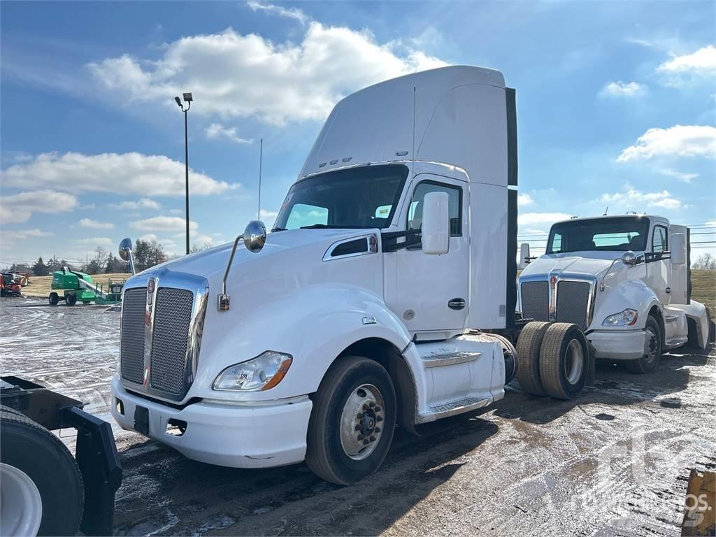 Kenworth T680 Vetopöytäautot