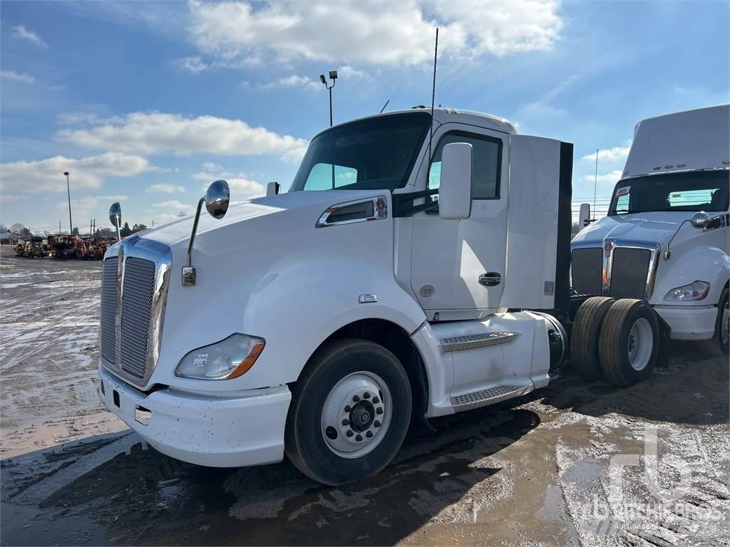 Kenworth T680 Vetopöytäautot