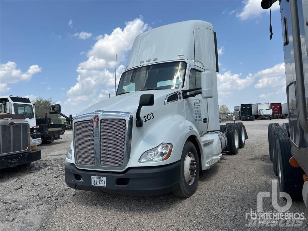 Kenworth T680 Vetopöytäautot