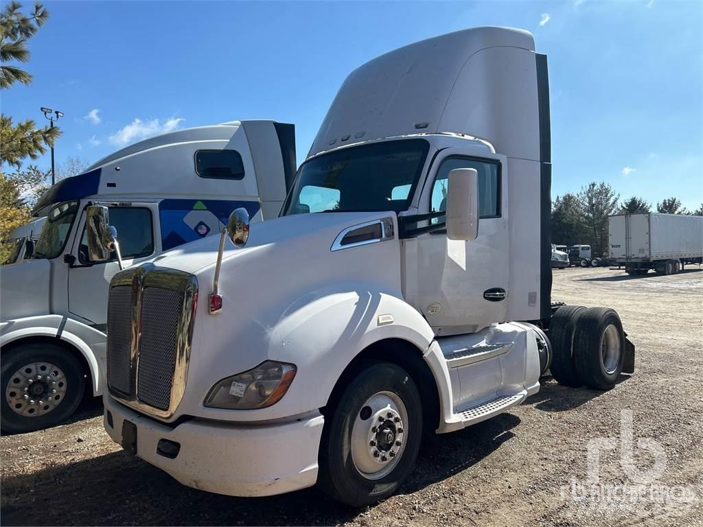 Kenworth T680 Vetopöytäautot