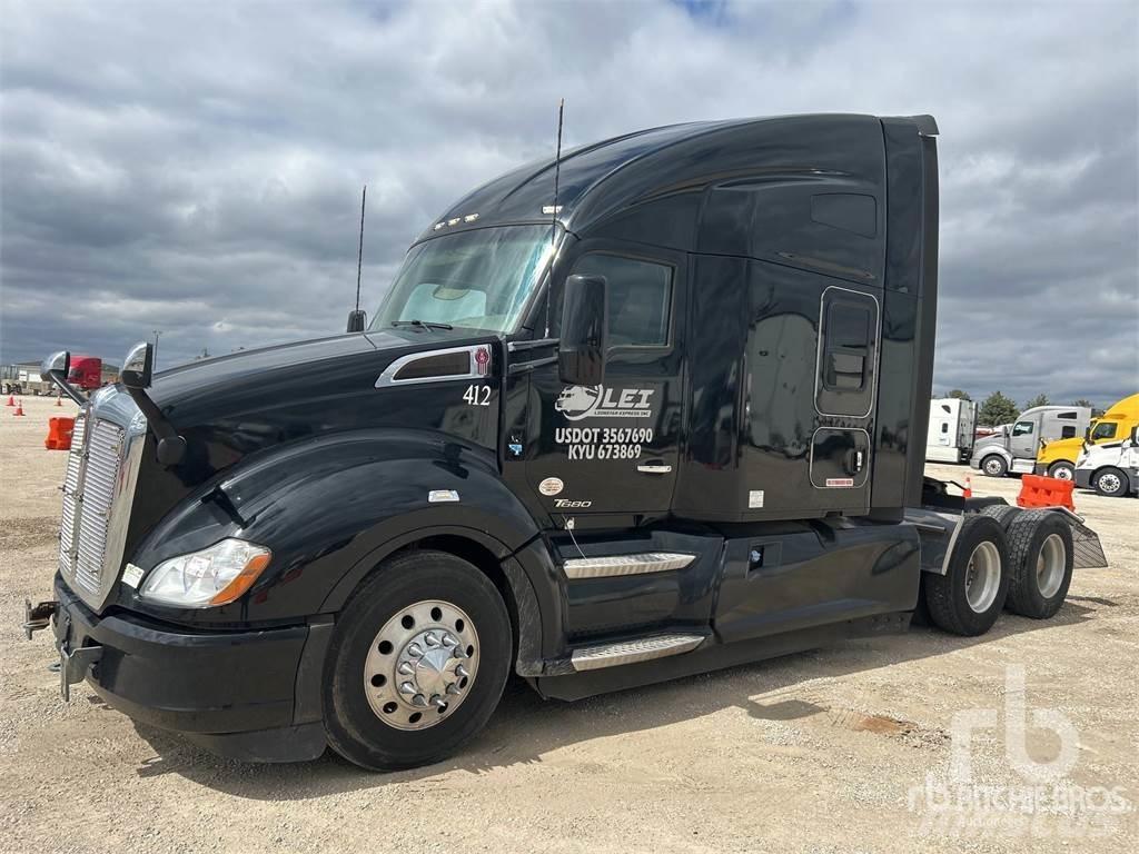 Kenworth T680 Vetopöytäautot
