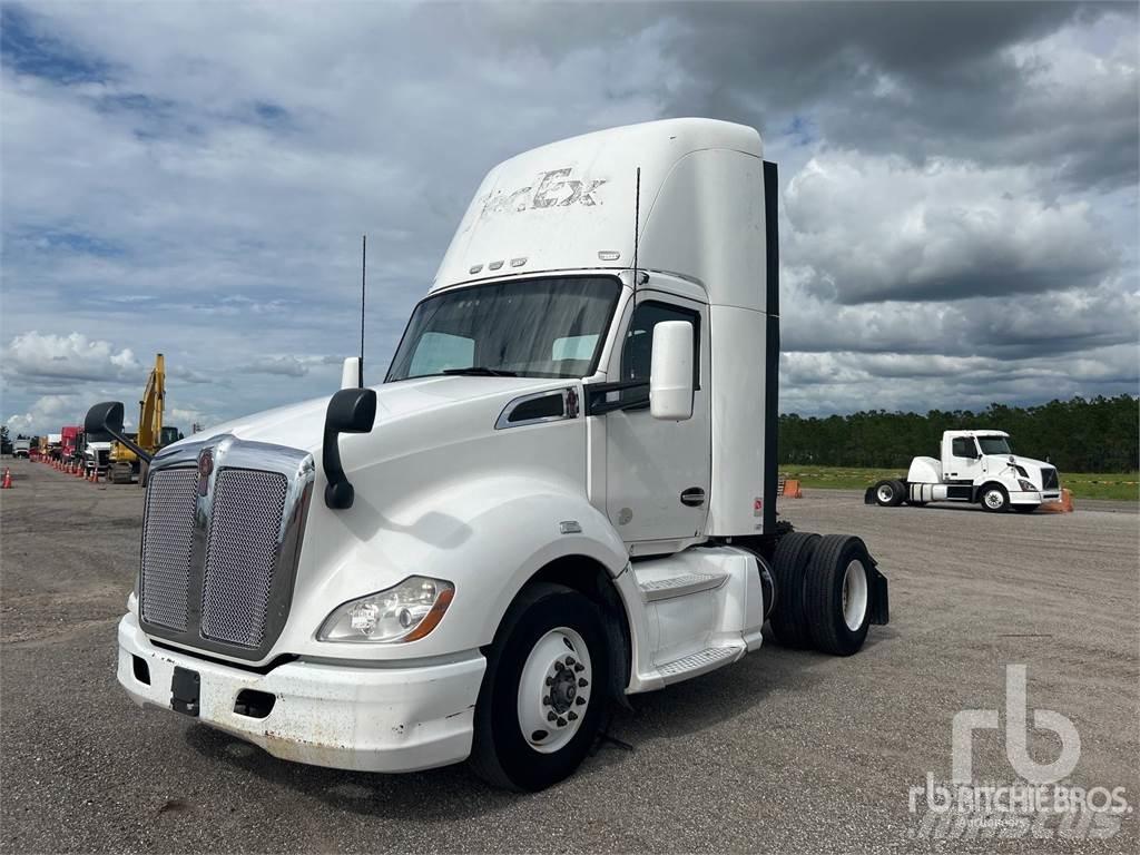 Kenworth T680 Vetopöytäautot