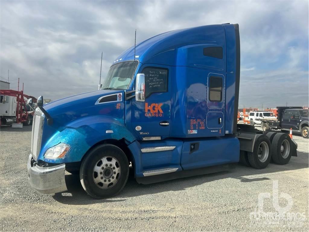 Kenworth T680 Vetopöytäautot