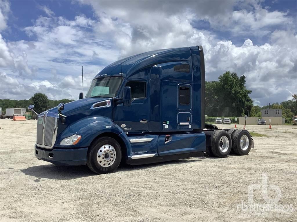 Kenworth T680 Vetopöytäautot