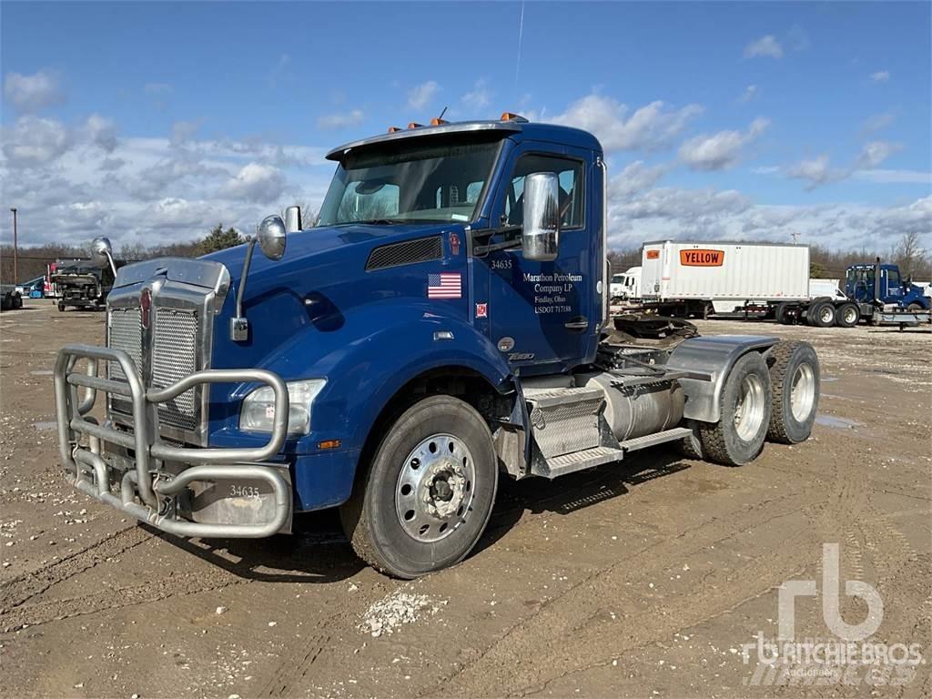 Kenworth T880 Vetopöytäautot