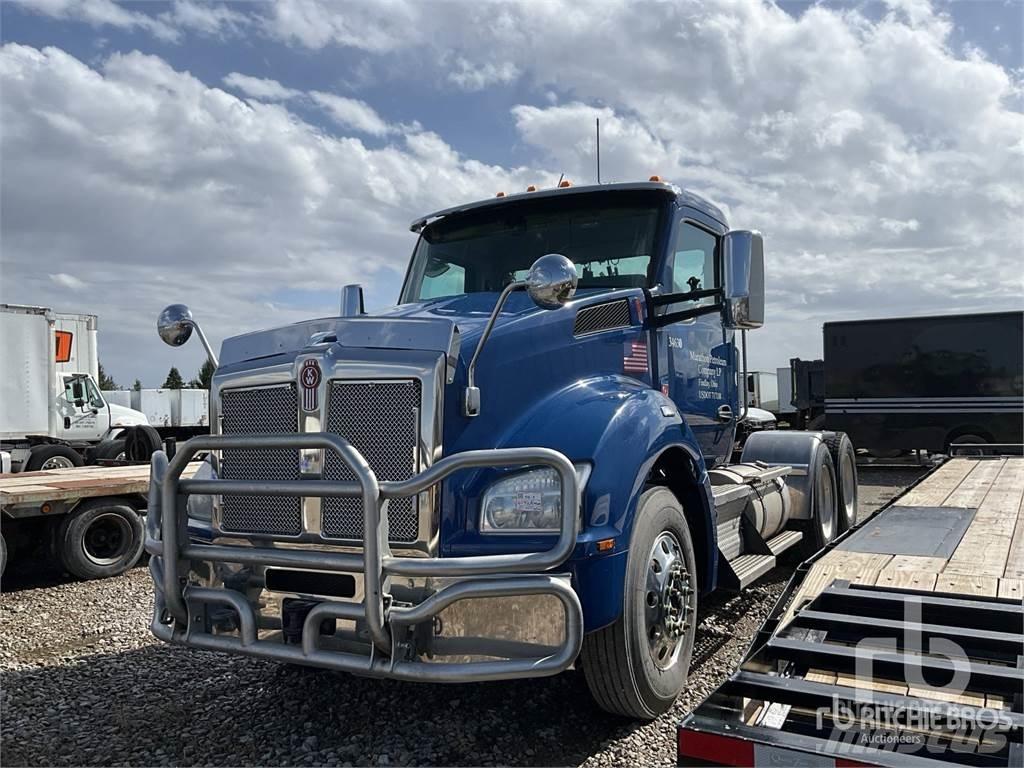 Kenworth T880 Vetopöytäautot
