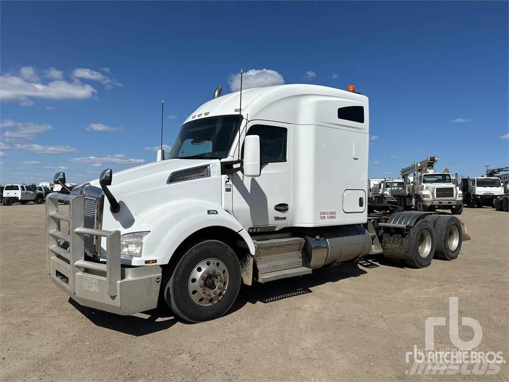 Kenworth T880 Vetopöytäautot