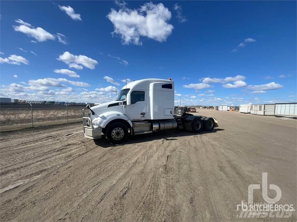 Kenworth T880 Vetopöytäautot
