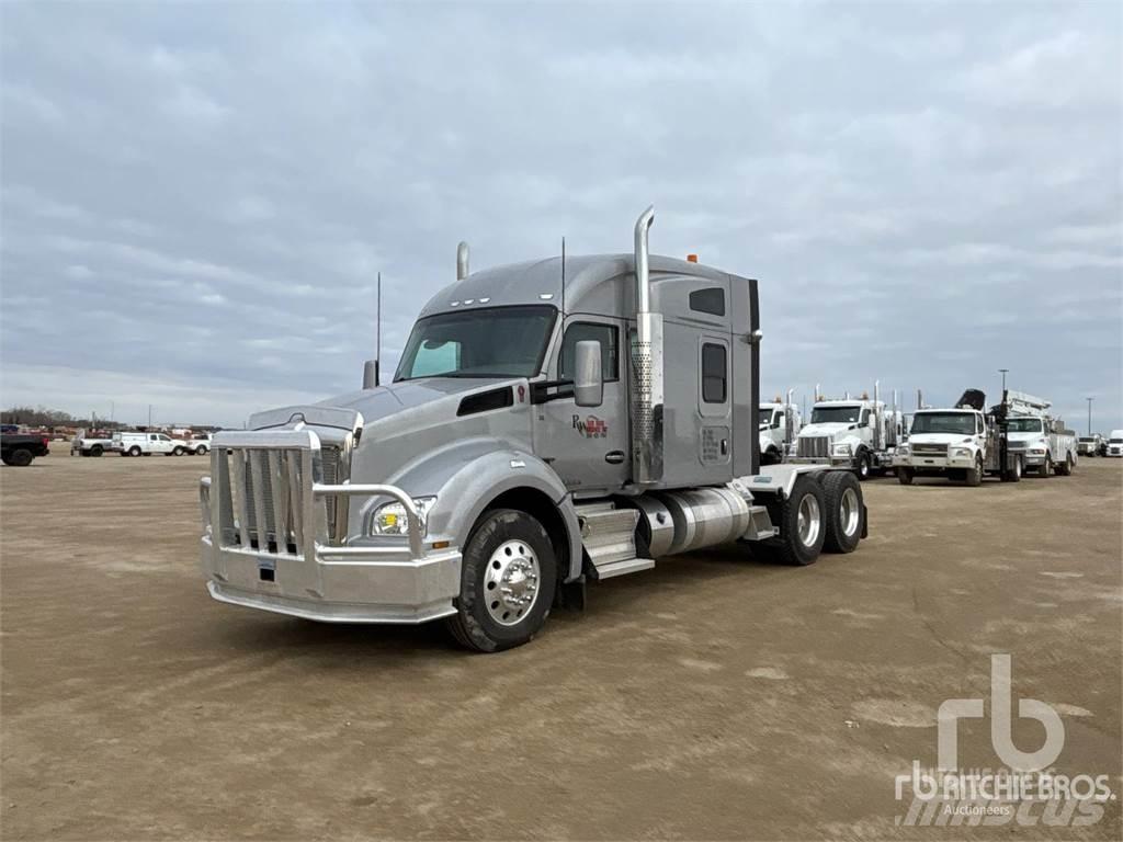 Kenworth T880 Vetopöytäautot