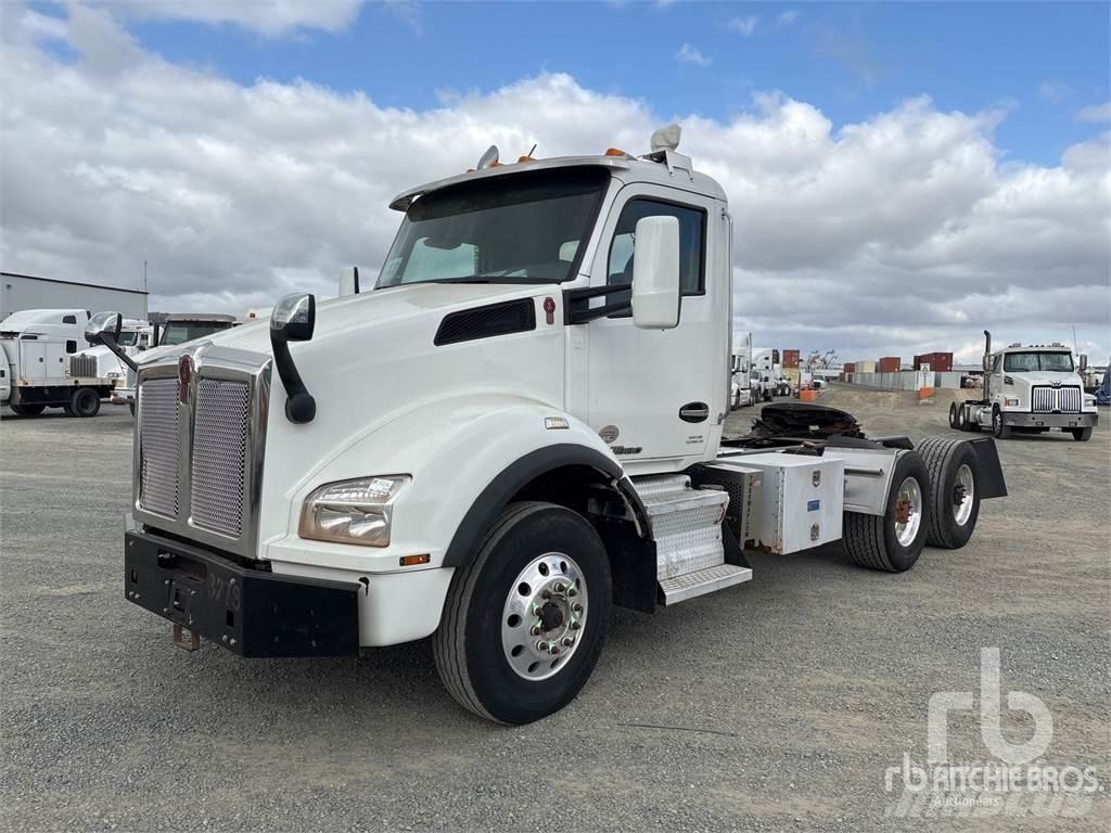 Kenworth T880 Vetopöytäautot