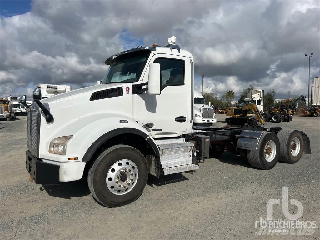 Kenworth T880 Vetopöytäautot