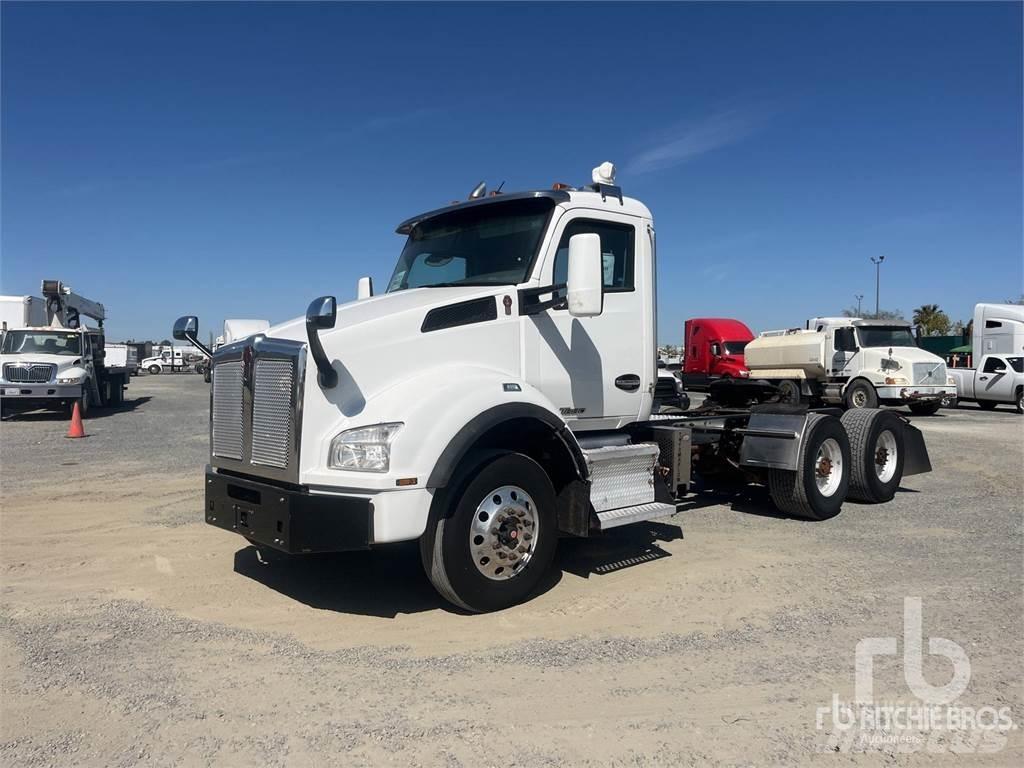 Kenworth T880 Vetopöytäautot