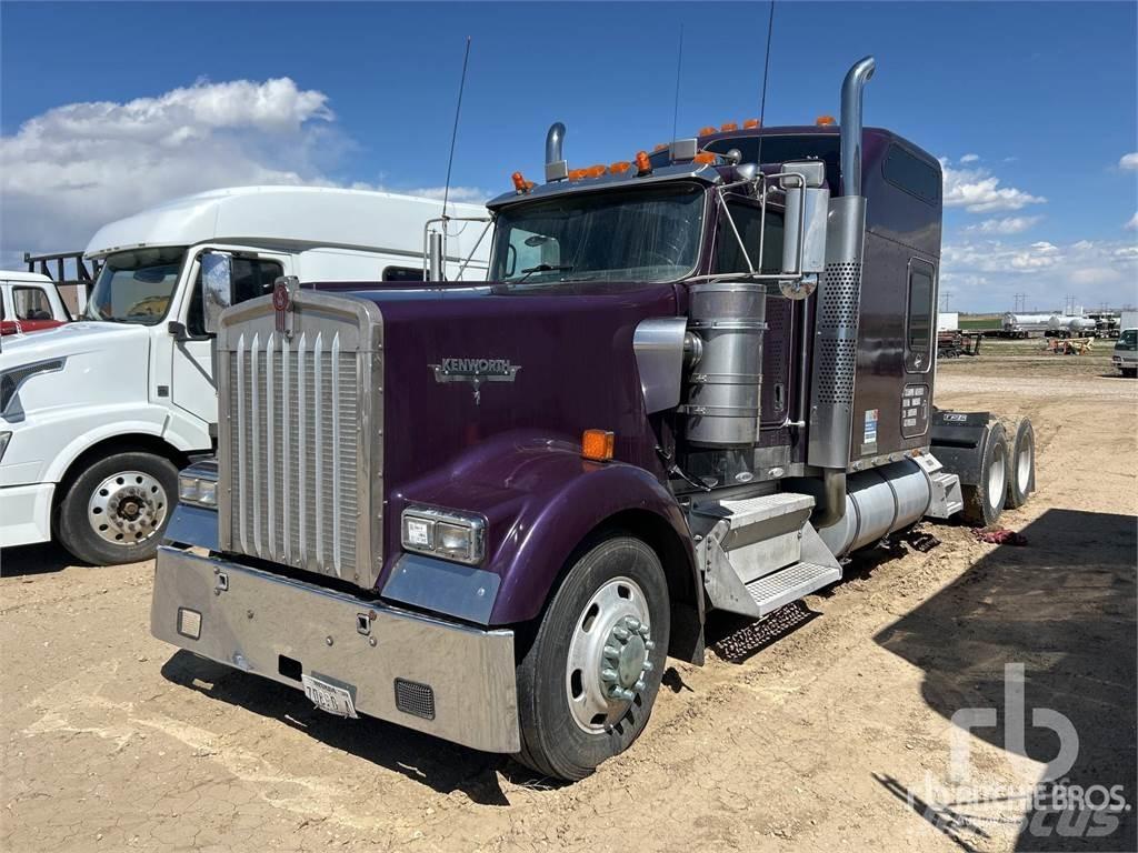 Kenworth W900 Vetopöytäautot