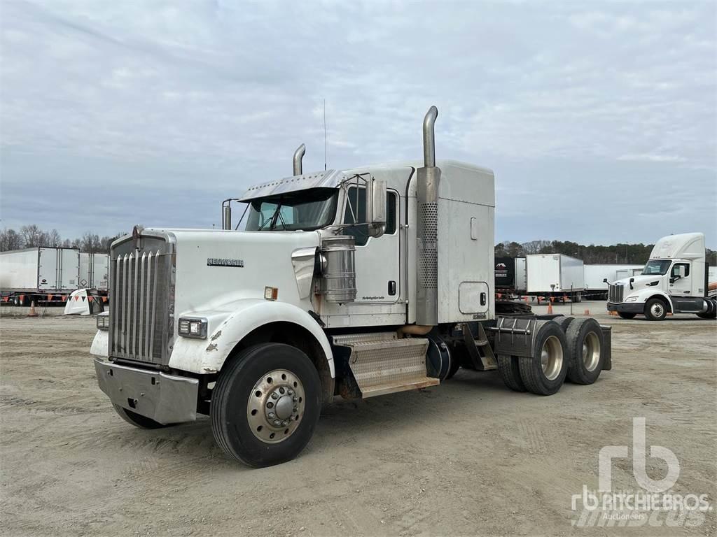 Kenworth W900 Vetopöytäautot