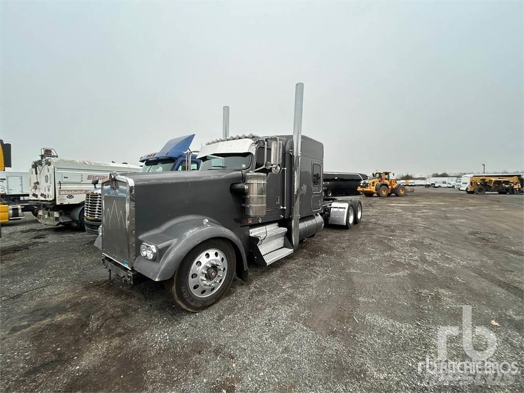 Kenworth W900 Vetopöytäautot