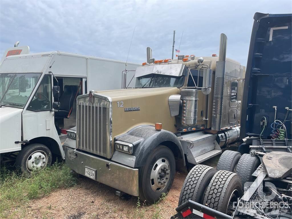 Kenworth W900 Vetopöytäautot