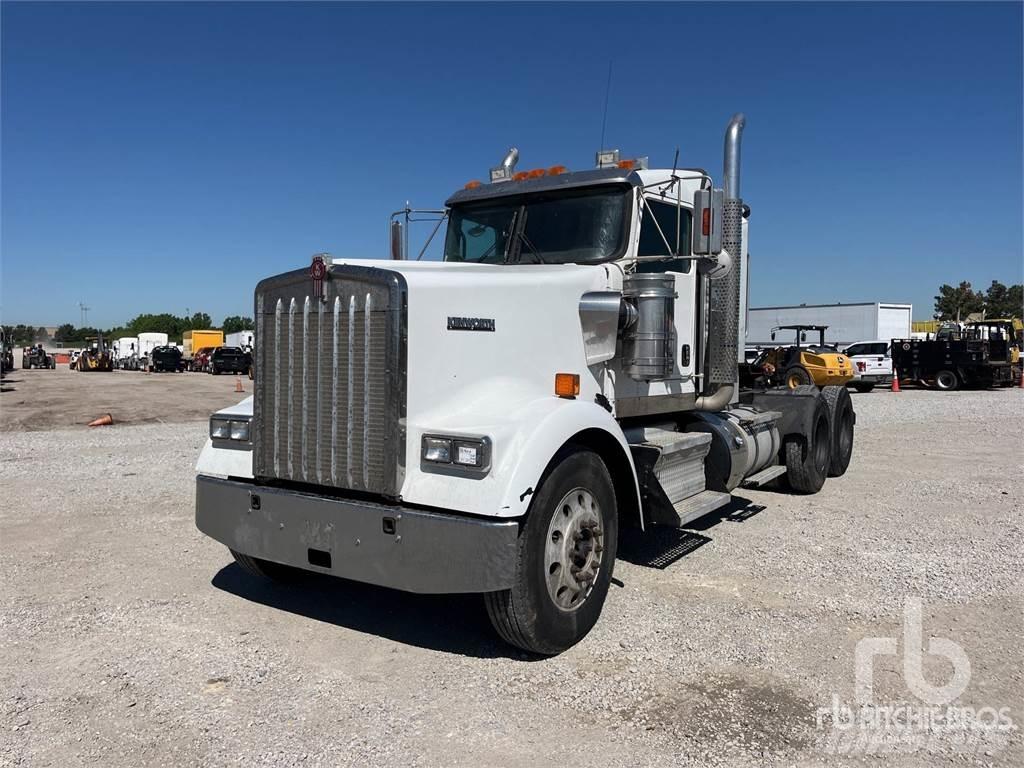 Kenworth W900 Vetopöytäautot