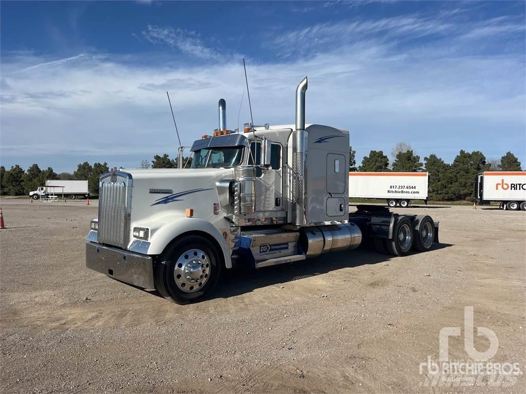 Kenworth W900 Vetopöytäautot
