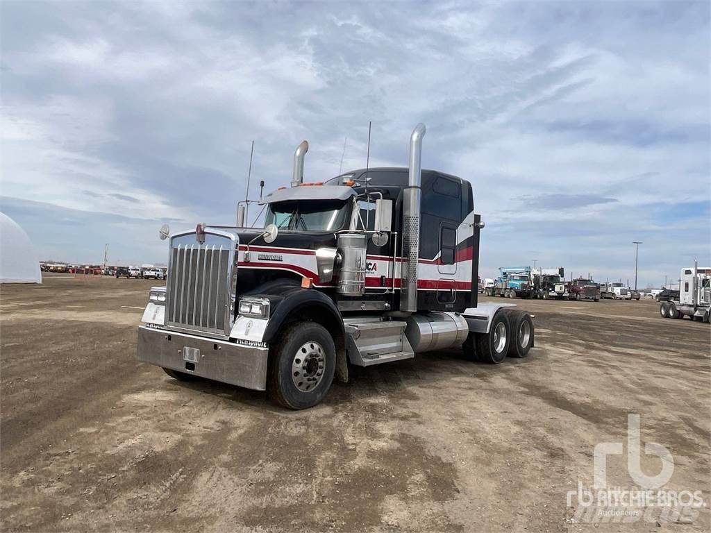 Kenworth W900 Vetopöytäautot