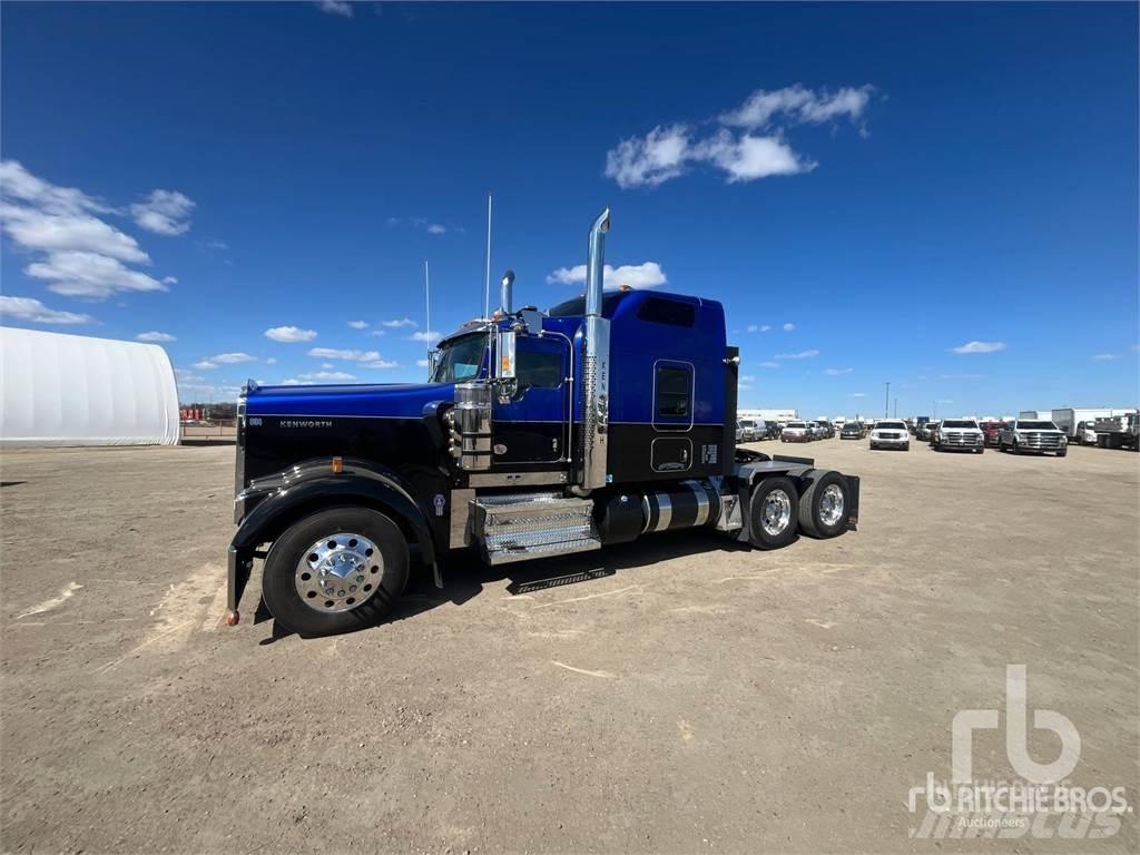 Kenworth W900L Vetopöytäautot