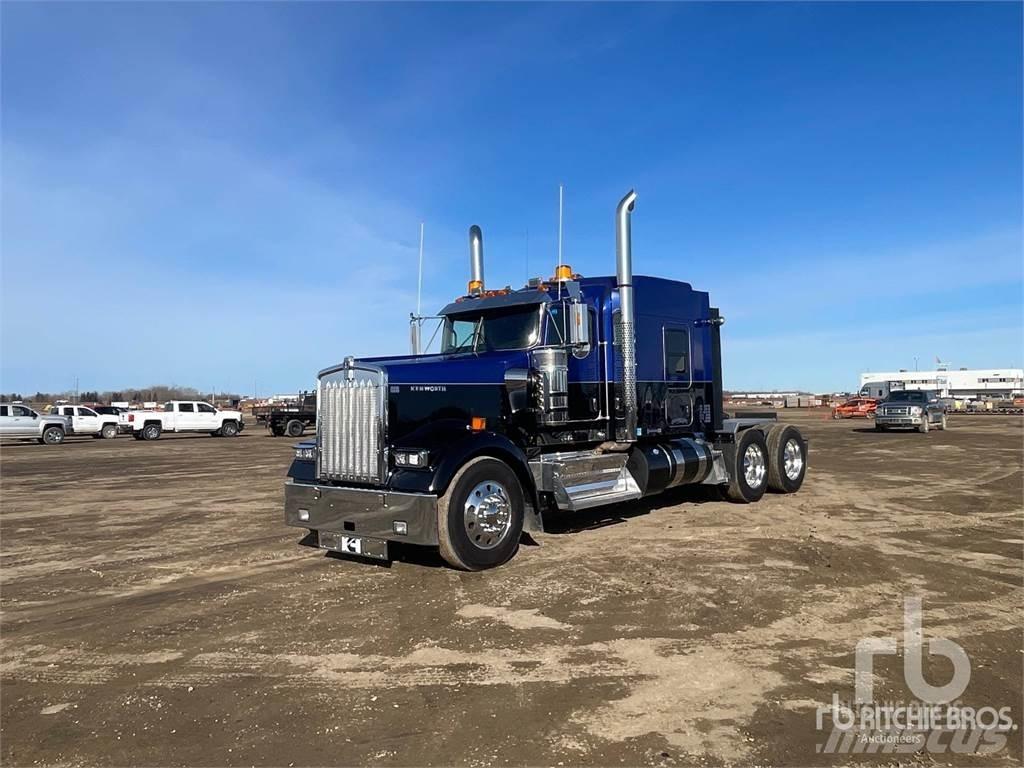 Kenworth W900L Vetopöytäautot