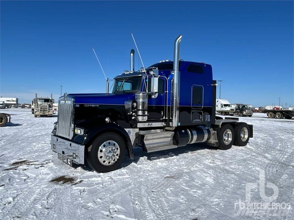 Kenworth W900L Vetopöytäautot
