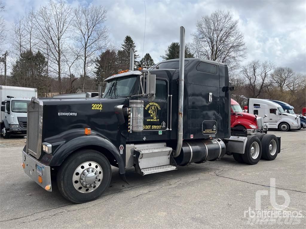 Kenworth W900L Vetopöytäautot