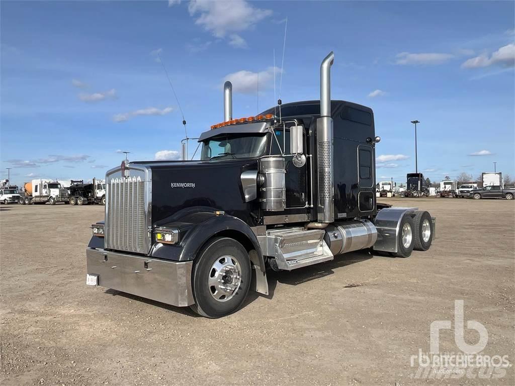 Kenworth W900L Vetopöytäautot