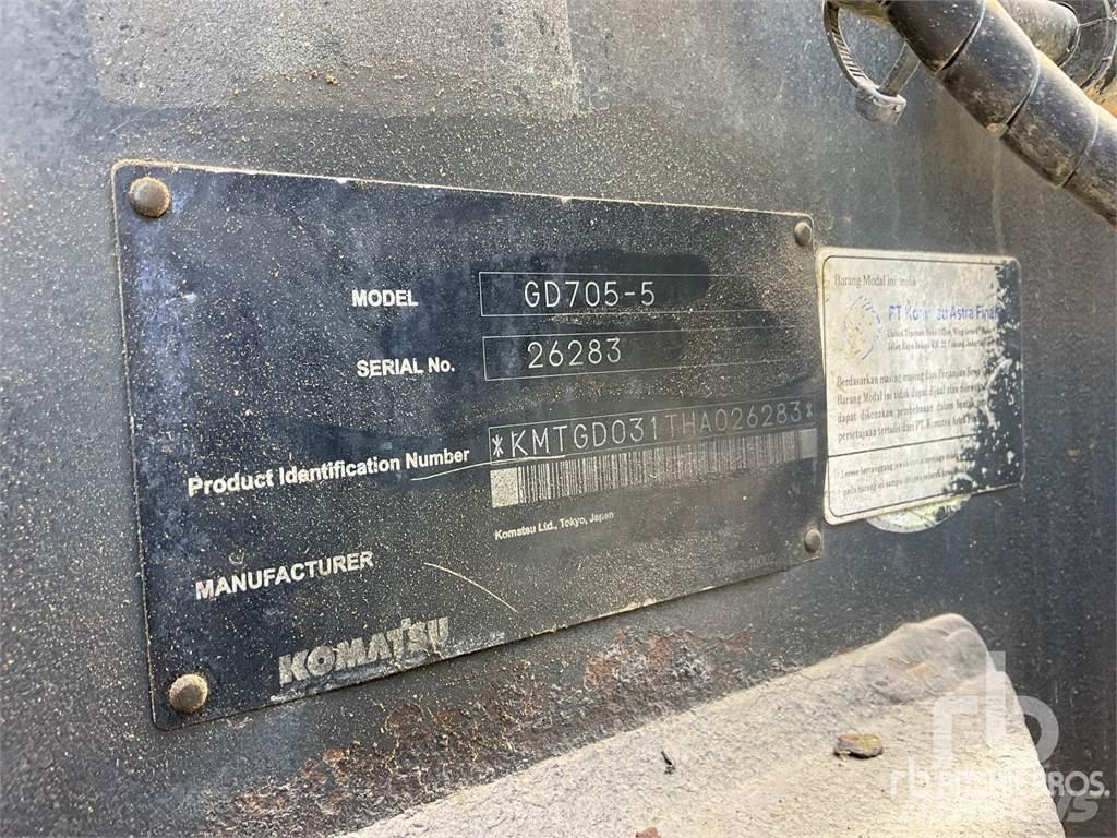 Komatsu GD705-5 Tiehöylät