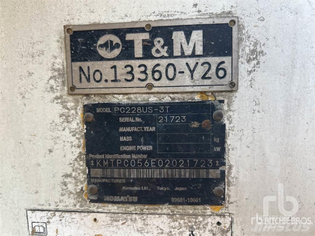 Komatsu PC228US Telakaivukoneet
