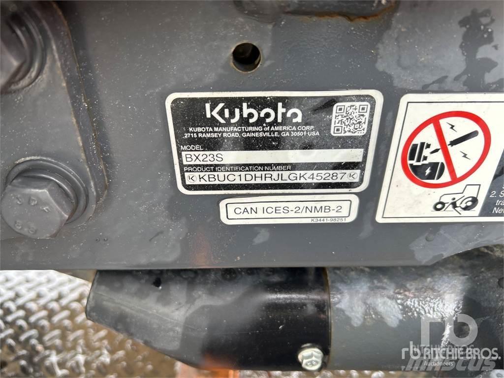 Kubota BX23S Taajamatraktorit