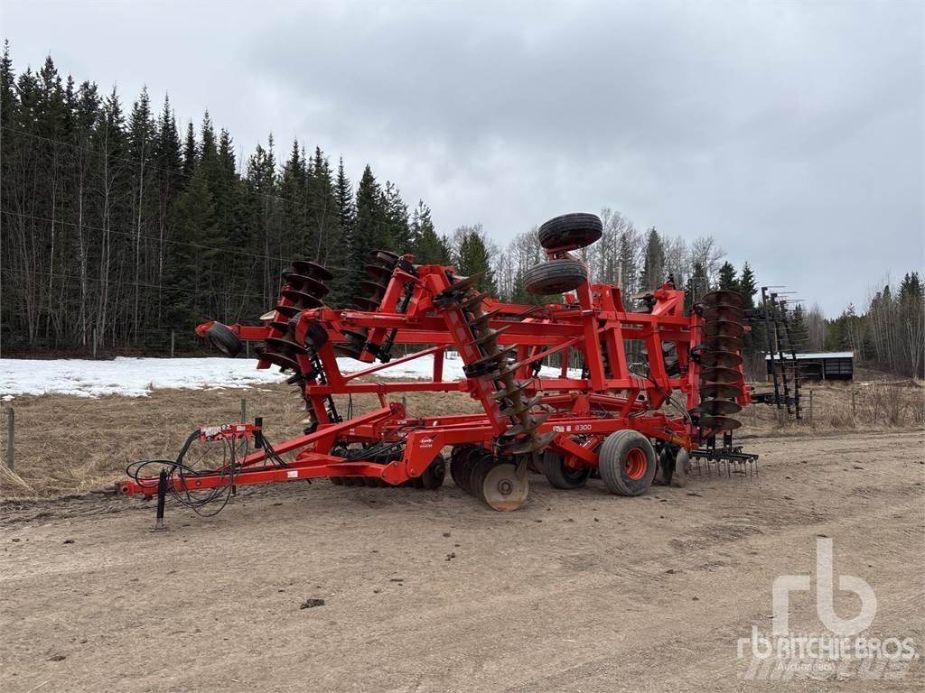 Kuhn 8300 Kiekkomultaimet ja lautasäkeet