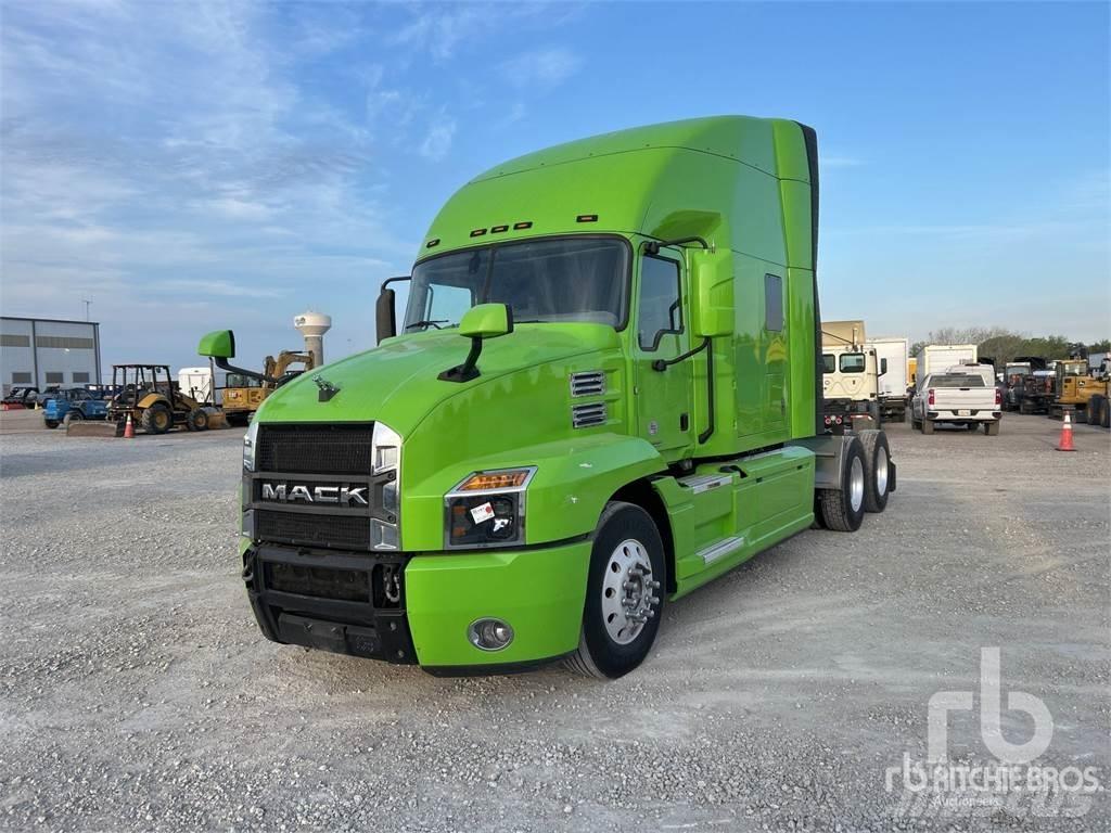 Mack AN64T Vetopöytäautot