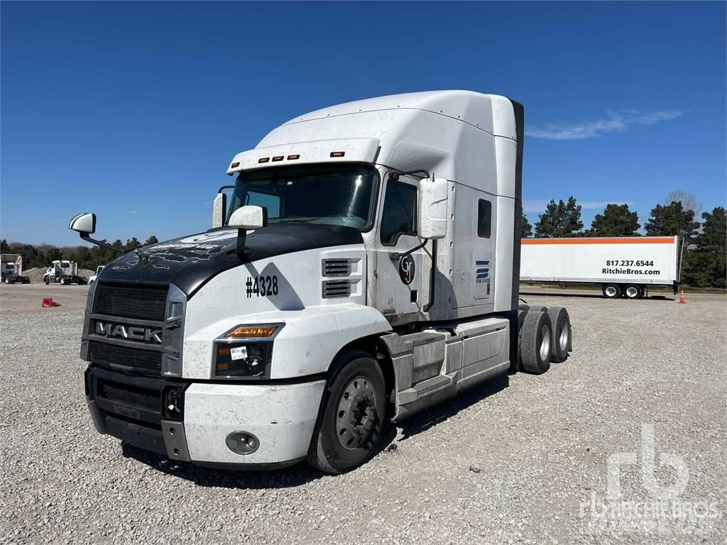 Mack AN64T Vetopöytäautot