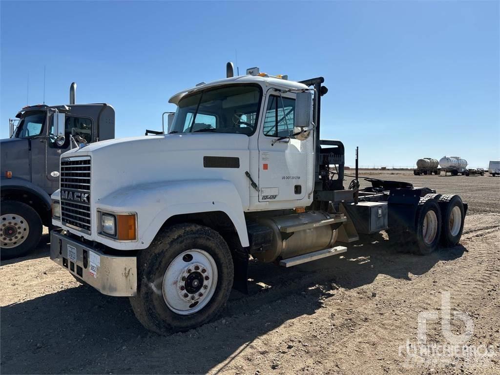 Mack CH613 Lava / vinssi kuorma-autot